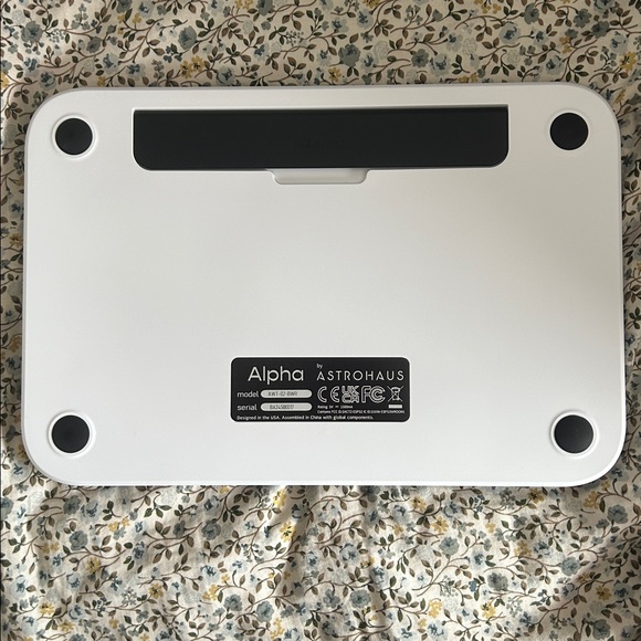 Alpha Freewrite Smart Typewriter - Picture 2 of 6